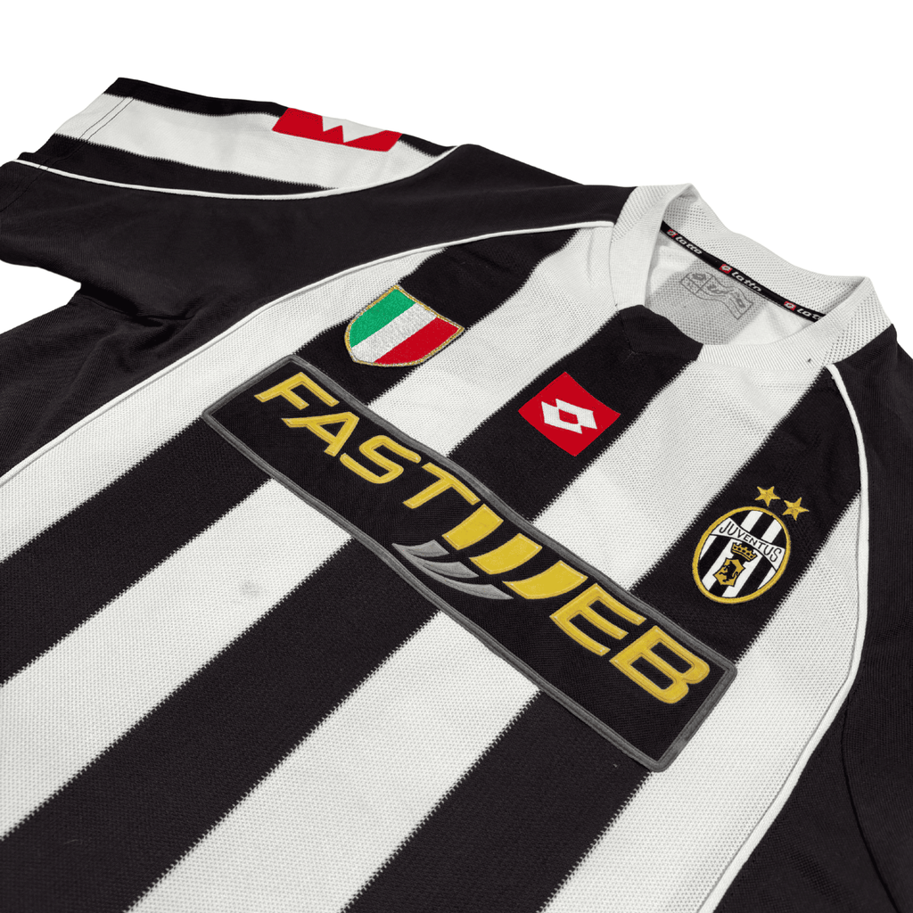2002/03 - Juventus - Domicile - TREZEGUET #17 (L)
