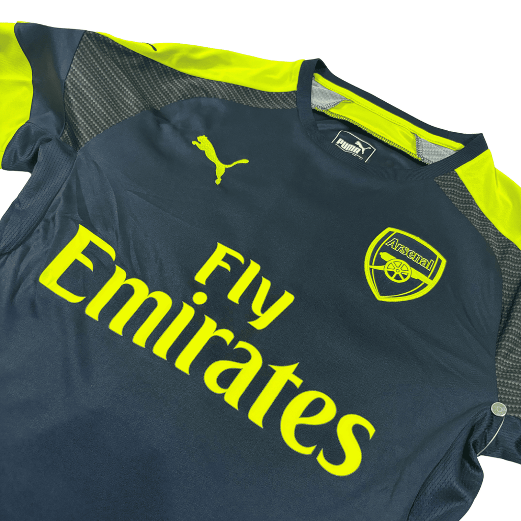 2016/17 - Arsenal - Third - OZIL #11 (S)
